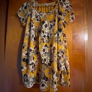 Blousology Flowy Top 1x